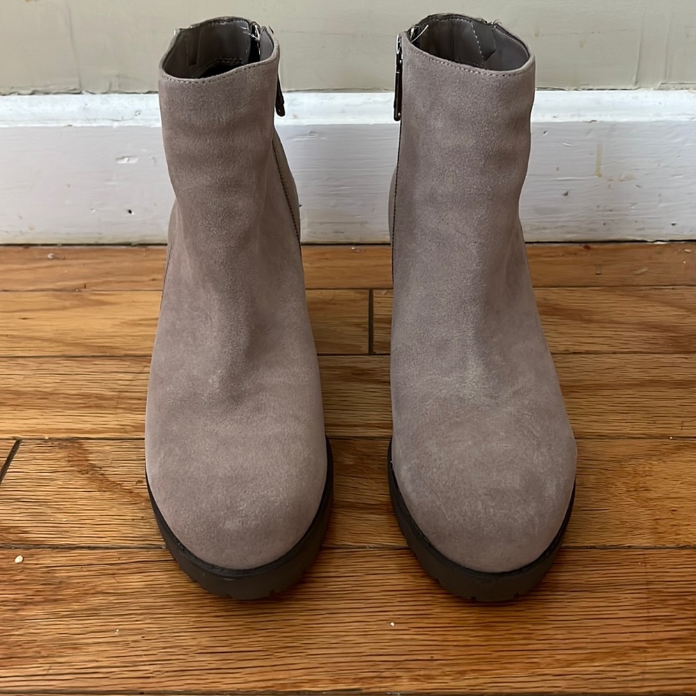 NWT Blondo waterproof Skye bootie in mushroom suede